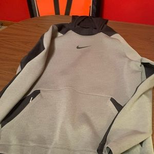 Nike men’s L sweatshirt